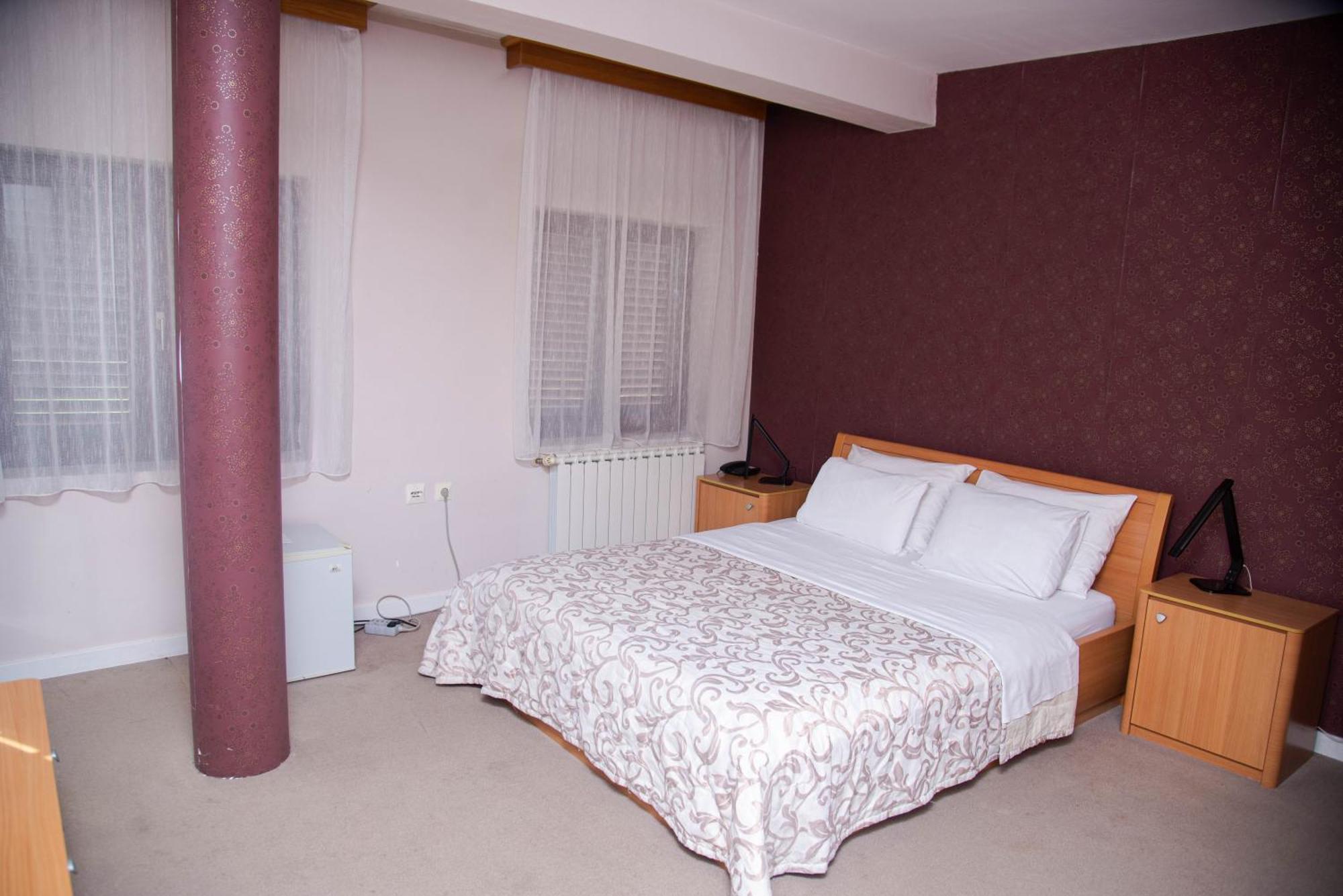 Hotel Dvor Bijelo Polje Exteriér fotografie