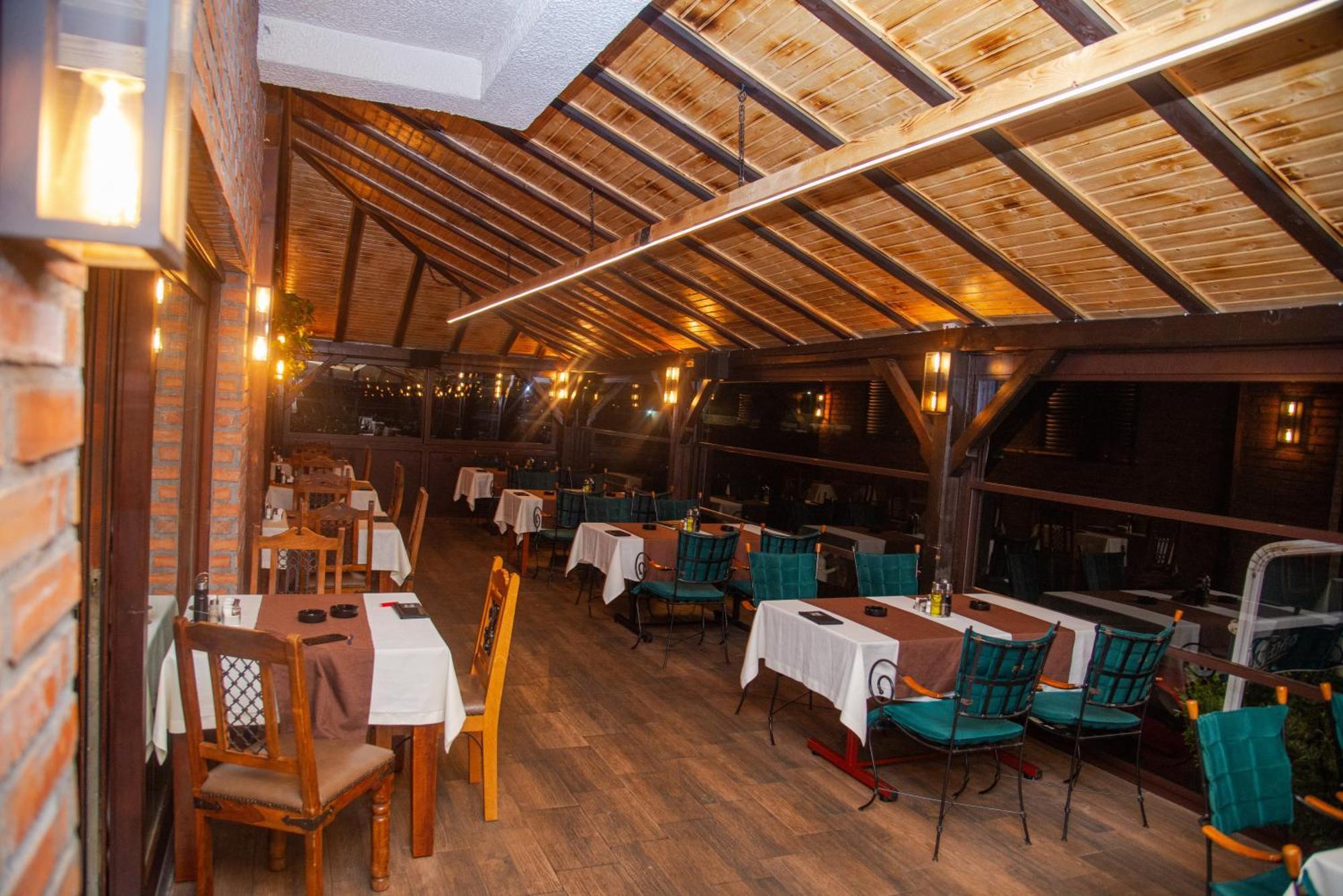 Hotel Dvor Bijelo Polje Exteriér fotografie